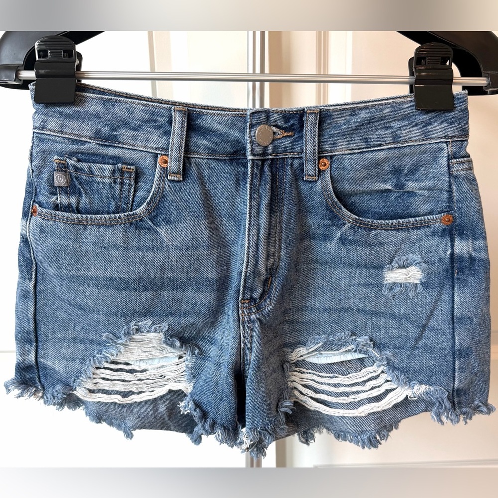 JUSTUSA Distressed Denim Shorts Size Small Frayed Hem